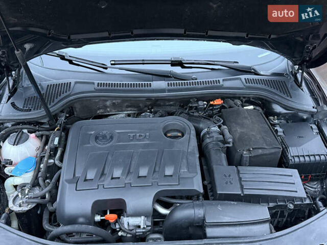 Бежевый Шкода Суперб, объемом двигателя 2 л и пробегом 288 тыс. км за 11300 $, фото 33 на Automoto.ua