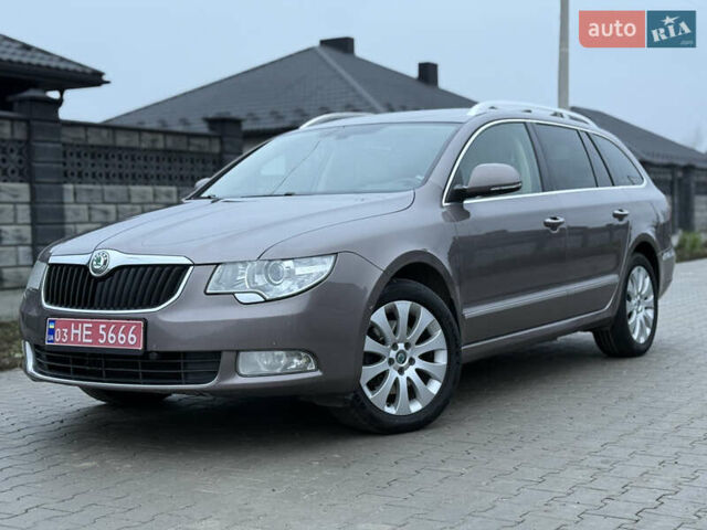 Бежевый Шкода Суперб, объемом двигателя 2 л и пробегом 288 тыс. км за 11300 $, фото 4 на Automoto.ua