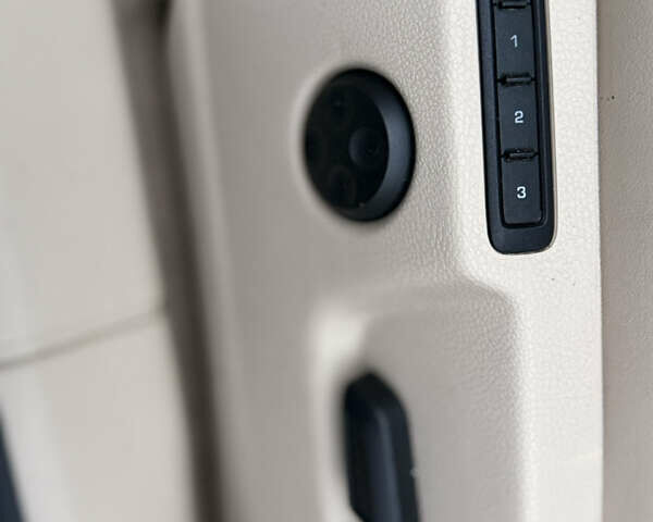 Бежевый Шкода Суперб, объемом двигателя 2 л и пробегом 288 тыс. км за 11300 $, фото 22 на Automoto.ua