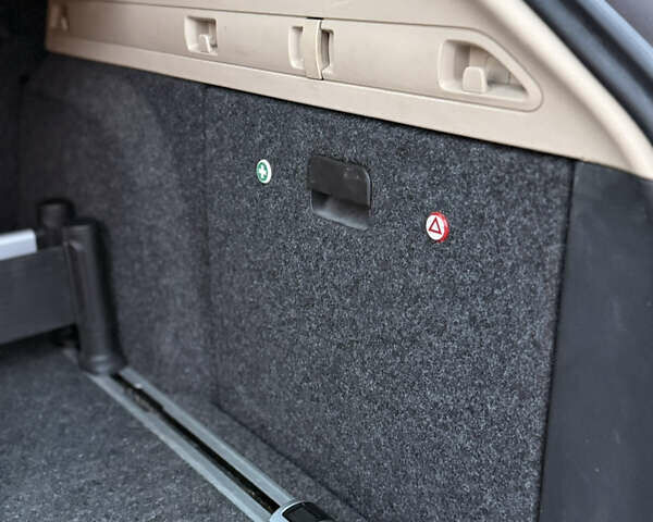 Бежевый Шкода Суперб, объемом двигателя 2 л и пробегом 288 тыс. км за 11300 $, фото 27 на Automoto.ua