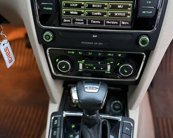 Бежевый Шкода Суперб, объемом двигателя 2 л и пробегом 288 тыс. км за 11300 $, фото 18 на Automoto.ua