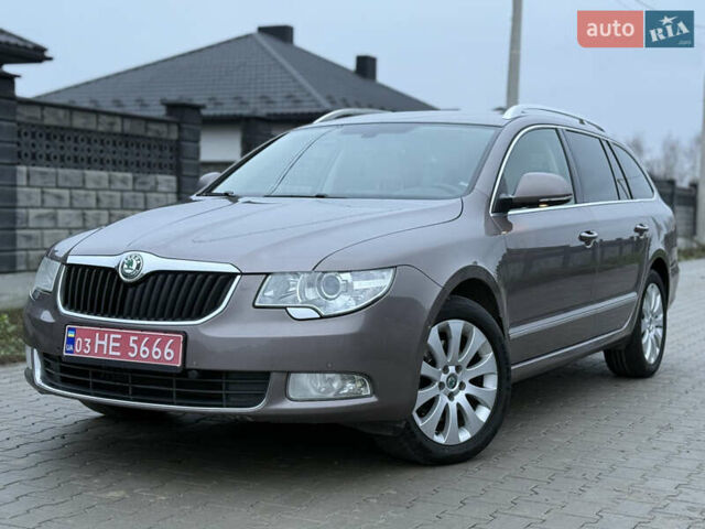 Бежевый Шкода Суперб, объемом двигателя 2 л и пробегом 288 тыс. км за 11300 $, фото 2 на Automoto.ua