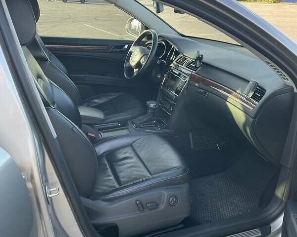 Бежевый Шкода Суперб, объемом двигателя 1.8 л и пробегом 248 тыс. км за 9000 $, фото 12 на Automoto.ua