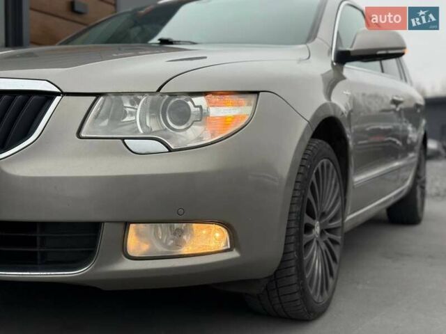 Бежевый Шкода Суперб, объемом двигателя 2 л и пробегом 272 тыс. км за 10900 $, фото 12 на Automoto.ua