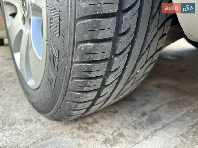 Бежевий Шкода Суперб, об'ємом двигуна 1.6 л та пробігом 192 тис. км за 9650 $, фото 52 на Automoto.ua