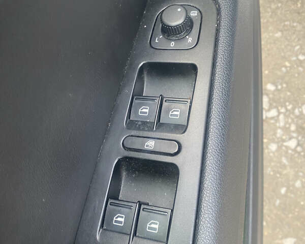 Бежевый Шкода Суперб, объемом двигателя 1.8 л и пробегом 199 тыс. км за 10500 $, фото 17 на Automoto.ua