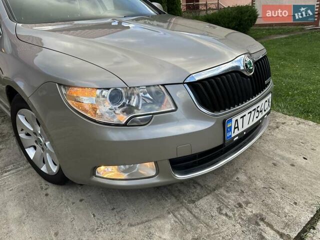 Бежевий Шкода Суперб, об'ємом двигуна 1.6 л та пробігом 192 тис. км за 9650 $, фото 13 на Automoto.ua