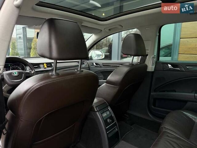 Бежевый Шкода Суперб, объемом двигателя 2 л и пробегом 272 тыс. км за 10900 $, фото 46 на Automoto.ua