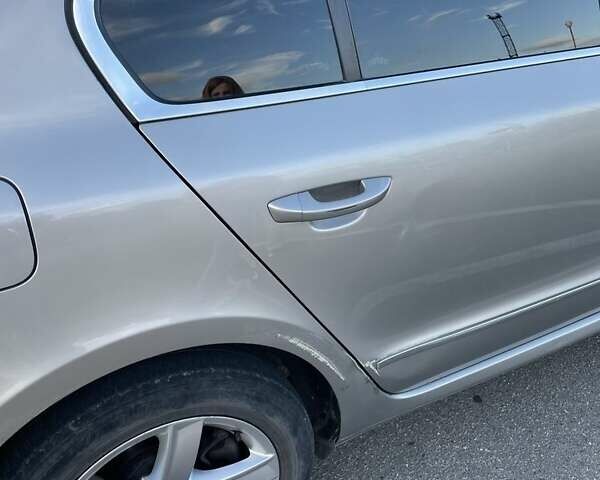 Бежевый Шкода Суперб, объемом двигателя 1.8 л и пробегом 248 тыс. км за 9000 $, фото 4 на Automoto.ua