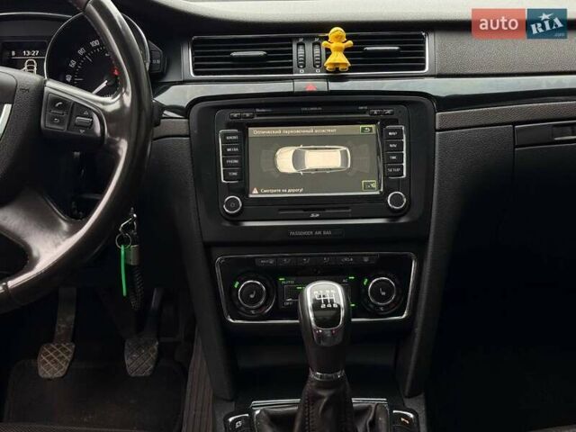 Бежевый Шкода Суперб, объемом двигателя 2 л и пробегом 272 тыс. км за 10900 $, фото 50 на Automoto.ua