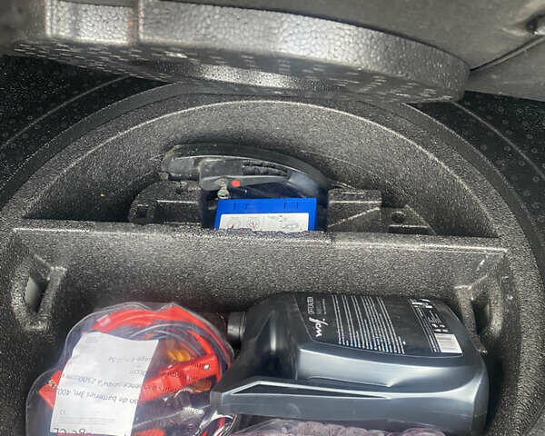 Бежевый Шкода Суперб, объемом двигателя 1.8 л и пробегом 199 тыс. км за 10500 $, фото 18 на Automoto.ua