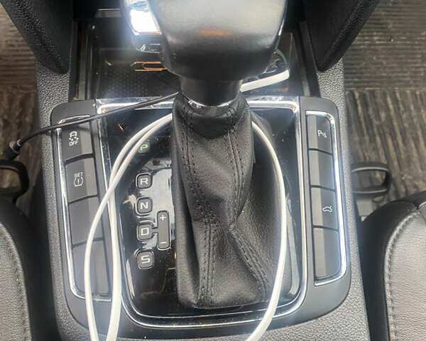 Бежевый Шкода Суперб, объемом двигателя 1.8 л и пробегом 199 тыс. км за 10500 $, фото 16 на Automoto.ua