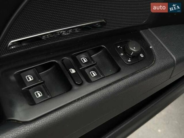 Бежевый Шкода Суперб, объемом двигателя 2 л и пробегом 272 тыс. км за 10900 $, фото 17 на Automoto.ua