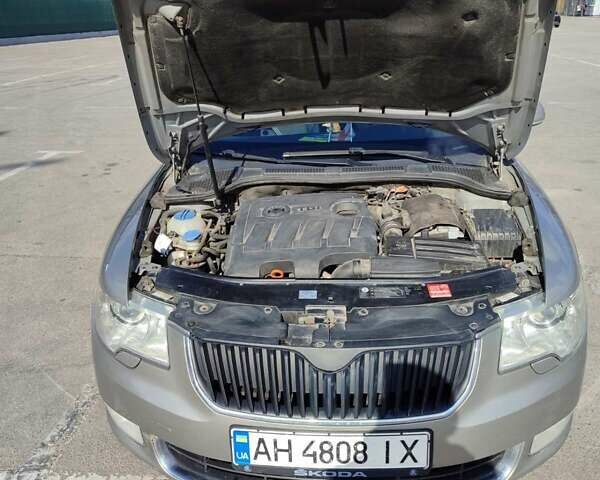 Бежевый Шкода Суперб, объемом двигателя 1.6 л и пробегом 235 тыс. км за 8500 $, фото 13 на Automoto.ua