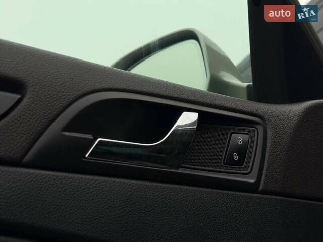 Бежевый Шкода Суперб, объемом двигателя 2 л и пробегом 272 тыс. км за 10900 $, фото 19 на Automoto.ua