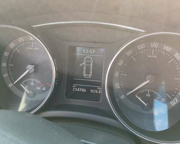 Бежевый Шкода Суперб, объемом двигателя 1.6 л и пробегом 235 тыс. км за 8500 $, фото 14 на Automoto.ua