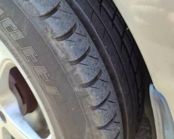 Бежевый Шкода Суперб, объемом двигателя 1.6 л и пробегом 235 тыс. км за 8500 $, фото 18 на Automoto.ua