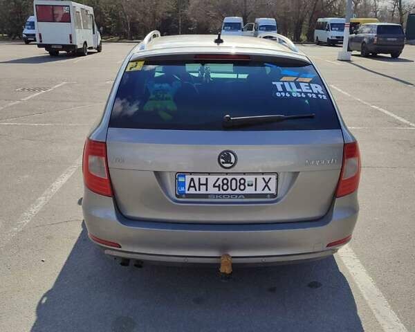 Бежевый Шкода Суперб, объемом двигателя 1.6 л и пробегом 235 тыс. км за 8500 $, фото 19 на Automoto.ua