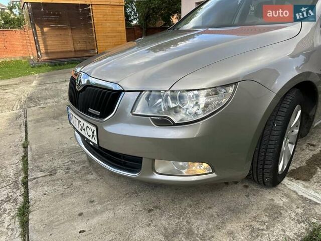 Бежевий Шкода Суперб, об'ємом двигуна 1.6 л та пробігом 192 тис. км за 9650 $, фото 12 на Automoto.ua