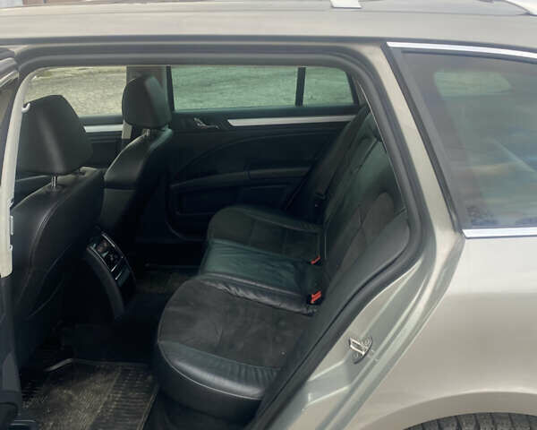 Бежевый Шкода Суперб, объемом двигателя 1.8 л и пробегом 199 тыс. км за 10500 $, фото 9 на Automoto.ua