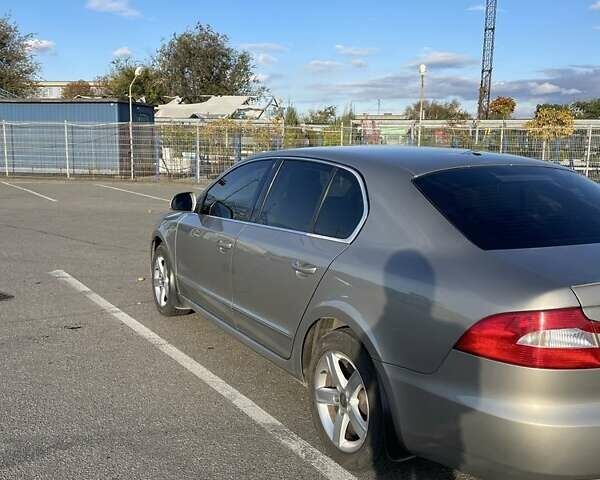 Бежевый Шкода Суперб, объемом двигателя 1.8 л и пробегом 248 тыс. км за 9000 $, фото 7 на Automoto.ua