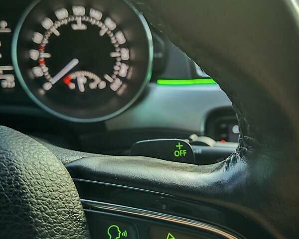Бежевый Шкода Суперб, объемом двигателя 1.97 л и пробегом 321 тыс. км за 11999 $, фото 25 на Automoto.ua