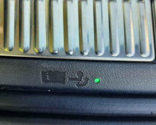 Бежевый Шкода Суперб, объемом двигателя 1.97 л и пробегом 264 тыс. км за 18500 $, фото 11 на Automoto.ua