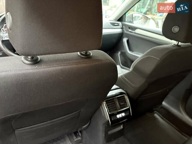 Бежевий Шкода Суперб, об'ємом двигуна 1.97 л та пробігом 269 тис. км за 14500 $, фото 25 на Automoto.ua