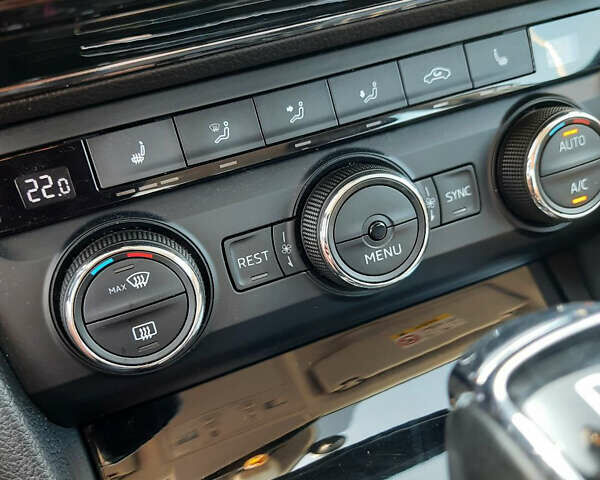 Бежевый Шкода Суперб, объемом двигателя 1.97 л и пробегом 264 тыс. км за 18500 $, фото 22 на Automoto.ua