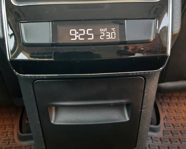 Бежевый Шкода Суперб, объемом двигателя 1.97 л и пробегом 264 тыс. км за 18500 $, фото 19 на Automoto.ua