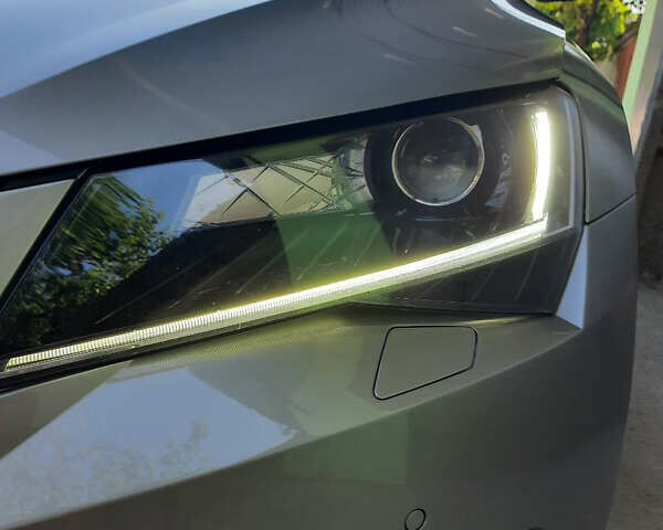 Бежевый Шкода Суперб, объемом двигателя 1.97 л и пробегом 264 тыс. км за 18500 $, фото 2 на Automoto.ua