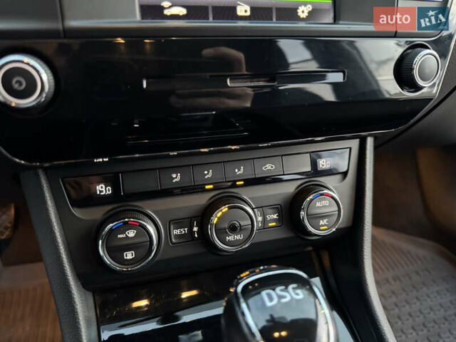 Бежевий Шкода Суперб, об'ємом двигуна 1.97 л та пробігом 289 тис. км за 15700 $, фото 39 на Automoto.ua