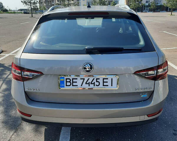 Бежевый Шкода Суперб, объемом двигателя 1.97 л и пробегом 264 тыс. км за 18500 $, фото 4 на Automoto.ua