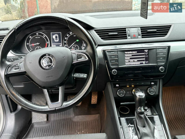 Бежевий Шкода Суперб, об'ємом двигуна 1.97 л та пробігом 269 тис. км за 14500 $, фото 23 на Automoto.ua