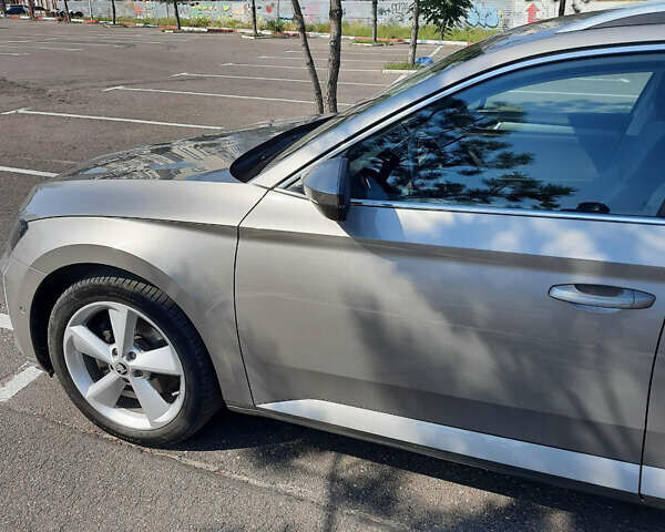 Бежевый Шкода Суперб, объемом двигателя 1.97 л и пробегом 264 тыс. км за 18500 $, фото 1 на Automoto.ua