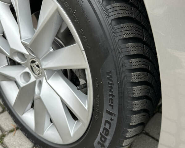 Бежевый Шкода Суперб, объемом двигателя 1.97 л и пробегом 279 тыс. км за 16485 $, фото 31 на Automoto.ua