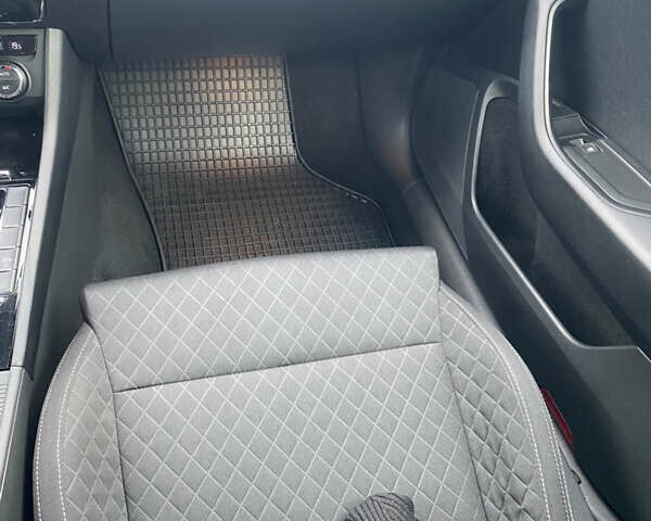 Бежевый Шкода Суперб, объемом двигателя 2 л и пробегом 276 тыс. км за 16800 $, фото 20 на Automoto.ua