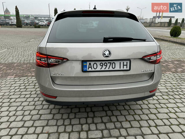 Бежевый Шкода Суперб, объемом двигателя 1.97 л и пробегом 277 тыс. км за 16950 $, фото 9 на Automoto.ua
