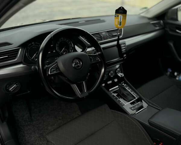 Бежевый Шкода Суперб, объемом двигателя 2 л и пробегом 276 тыс. км за 16800 $, фото 26 на Automoto.ua