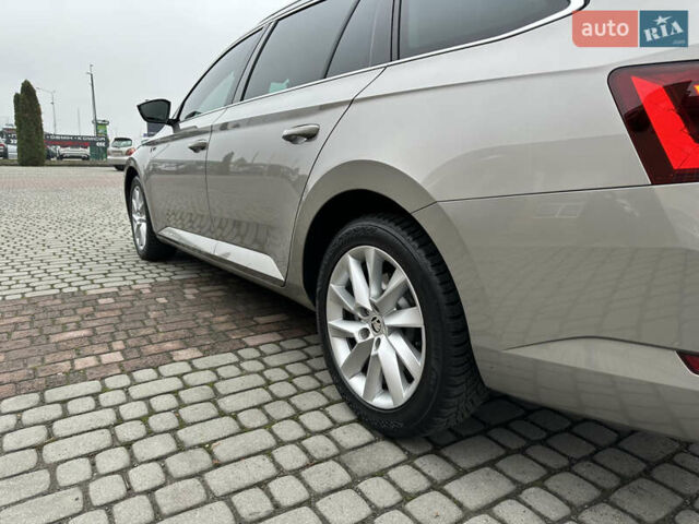 Бежевый Шкода Суперб, объемом двигателя 1.97 л и пробегом 277 тыс. км за 16950 $, фото 24 на Automoto.ua