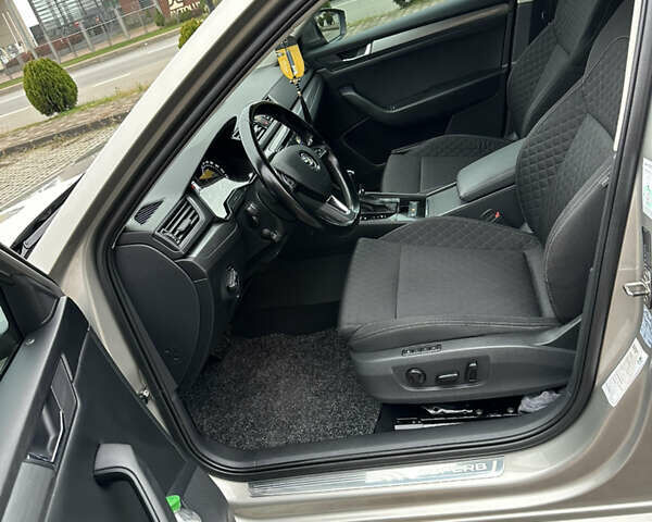 Бежевый Шкода Суперб, объемом двигателя 1.97 л и пробегом 277 тыс. км за 16950 $, фото 26 на Automoto.ua