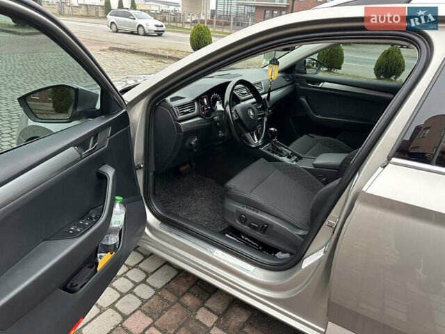 Бежевый Шкода Суперб, объемом двигателя 1.97 л и пробегом 277 тыс. км за 16950 $, фото 25 на Automoto.ua