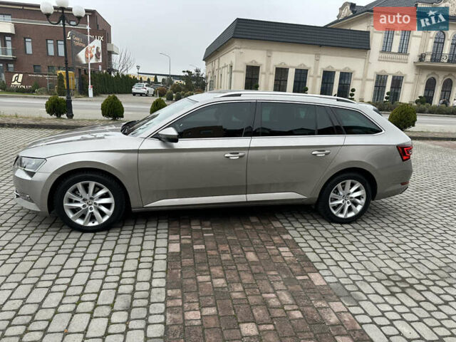 Бежевый Шкода Суперб, объемом двигателя 1.97 л и пробегом 277 тыс. км за 16950 $, фото 4 на Automoto.ua