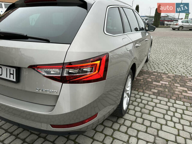 Бежевый Шкода Суперб, объемом двигателя 1.97 л и пробегом 277 тыс. км за 16950 $, фото 10 на Automoto.ua