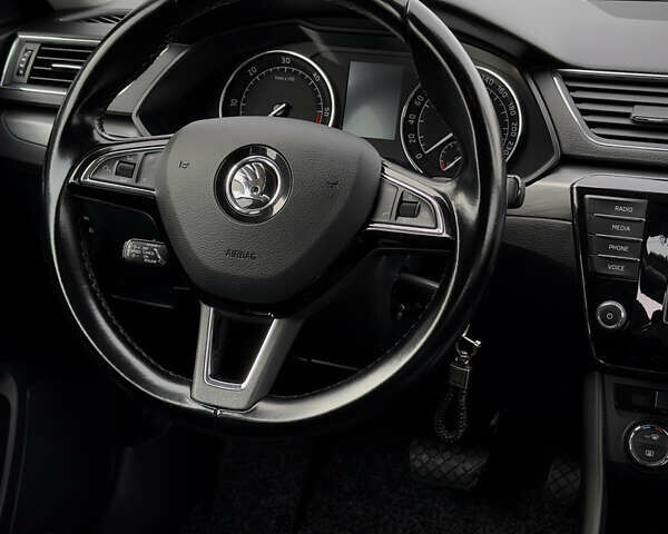 Бежевый Шкода Суперб, объемом двигателя 2 л и пробегом 276 тыс. км за 16800 $, фото 24 на Automoto.ua