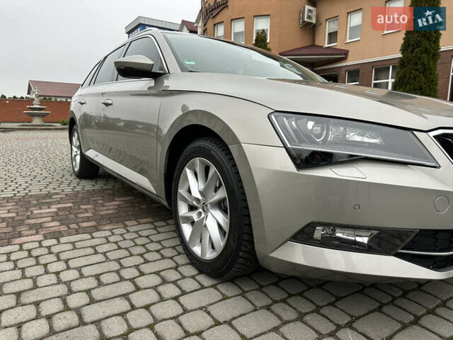 Бежевый Шкода Суперб, объемом двигателя 1.97 л и пробегом 277 тыс. км за 16950 $, фото 19 на Automoto.ua