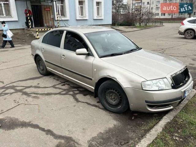 Бежевий Шкода Суперб, об'ємом двигуна 1.9 л та пробігом 330 тис. км за 2248 $, фото 1 на Automoto.ua