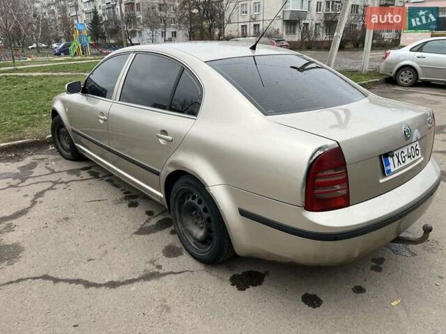 Бежевий Шкода Суперб, об'ємом двигуна 1.9 л та пробігом 330 тис. км за 2248 $, фото 3 на Automoto.ua