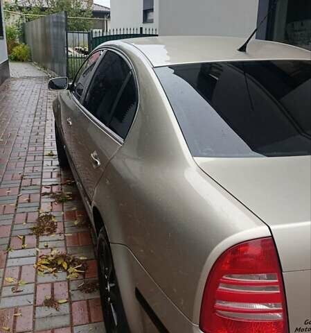 Бежевый Шкода Суперб, объемом двигателя 1.8 л и пробегом 342 тыс. км за 4400 $, фото 3 на Automoto.ua