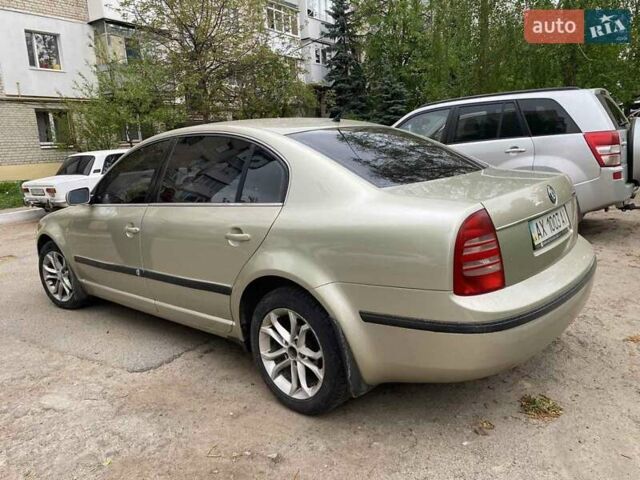Бежевый Шкода Суперб, объемом двигателя 2.8 л и пробегом 310 тыс. км за 5100 $, фото 4 на Automoto.ua